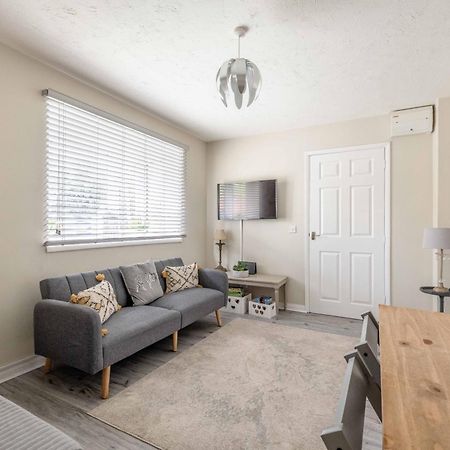 Windsor Burnham Ascot Haven Sleeps 4 Slough Exterior foto