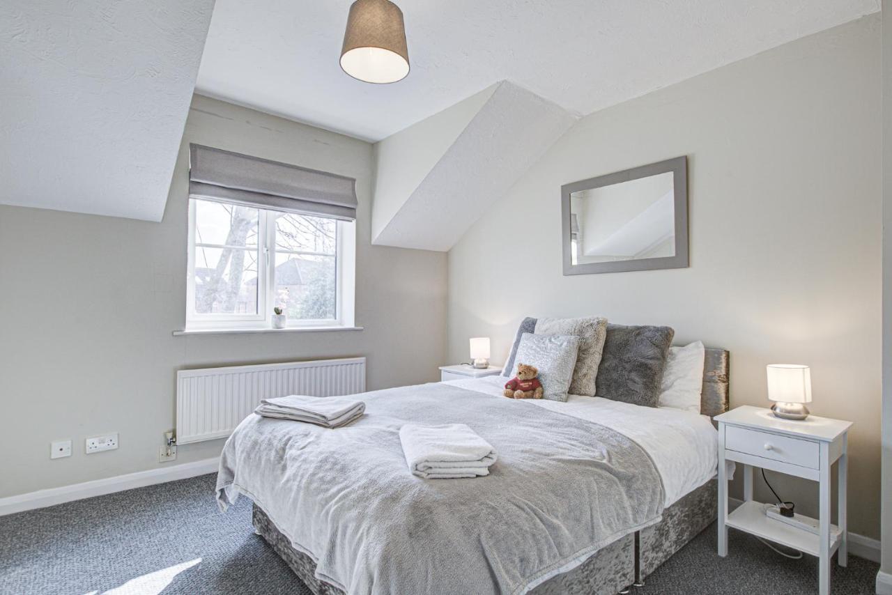 Windsor Burnham Ascot Haven Sleeps 4 Slough Exterior foto