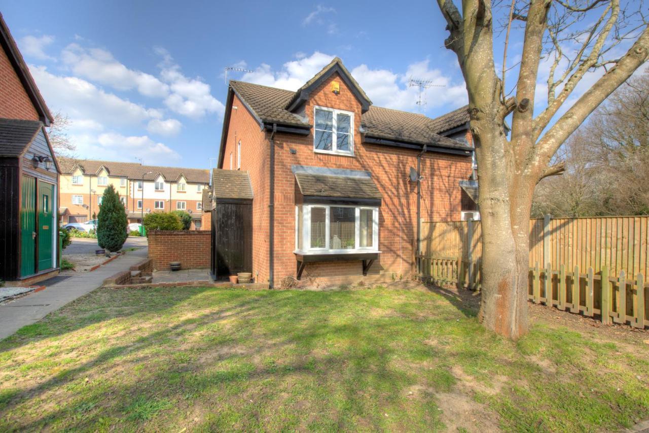 Windsor Burnham Ascot Haven Sleeps 4 Slough Exterior foto