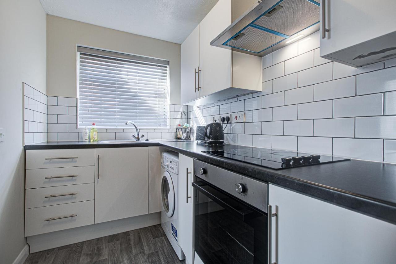 Windsor Burnham Ascot Haven Sleeps 4 Slough Exterior foto