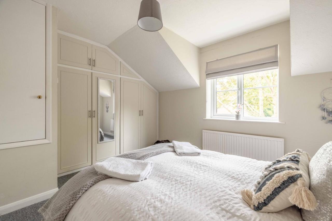 Windsor Burnham Ascot Haven Sleeps 4 Slough Exterior foto