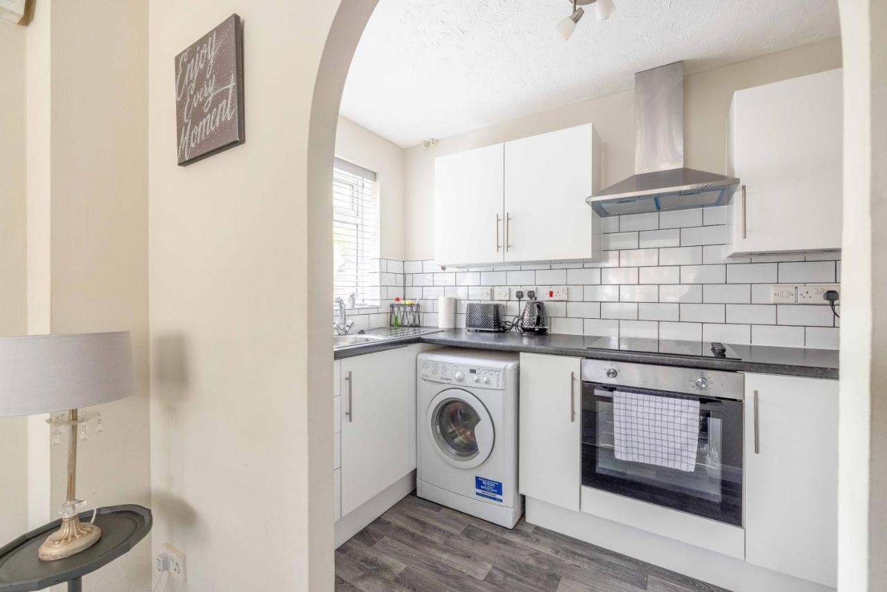 Windsor Burnham Ascot Haven Sleeps 4 Slough Exterior foto