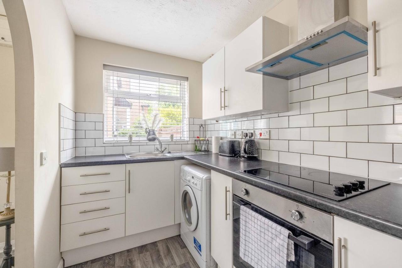 Windsor Burnham Ascot Haven Sleeps 4 Slough Exterior foto