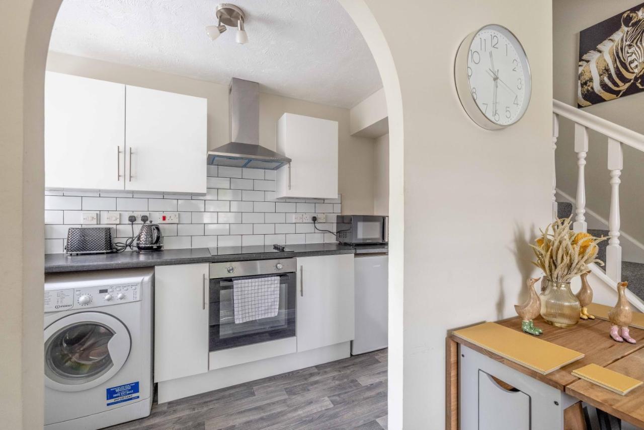 Windsor Burnham Ascot Haven Sleeps 4 Slough Exterior foto